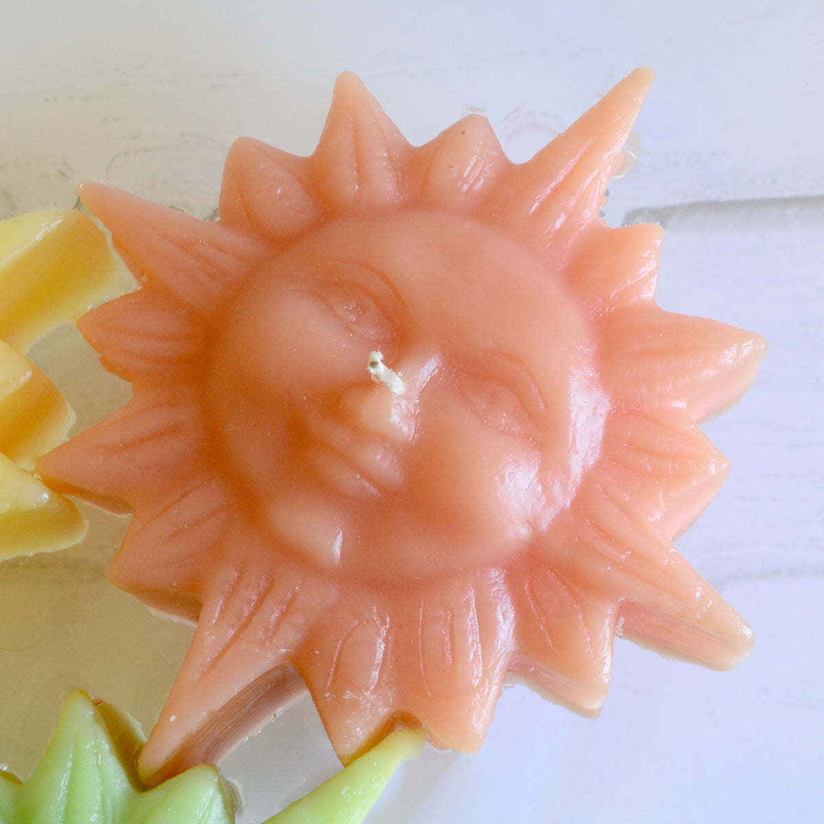 Sunburst floating candle