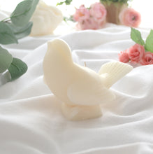 Load image into Gallery viewer, Song Bird Candle